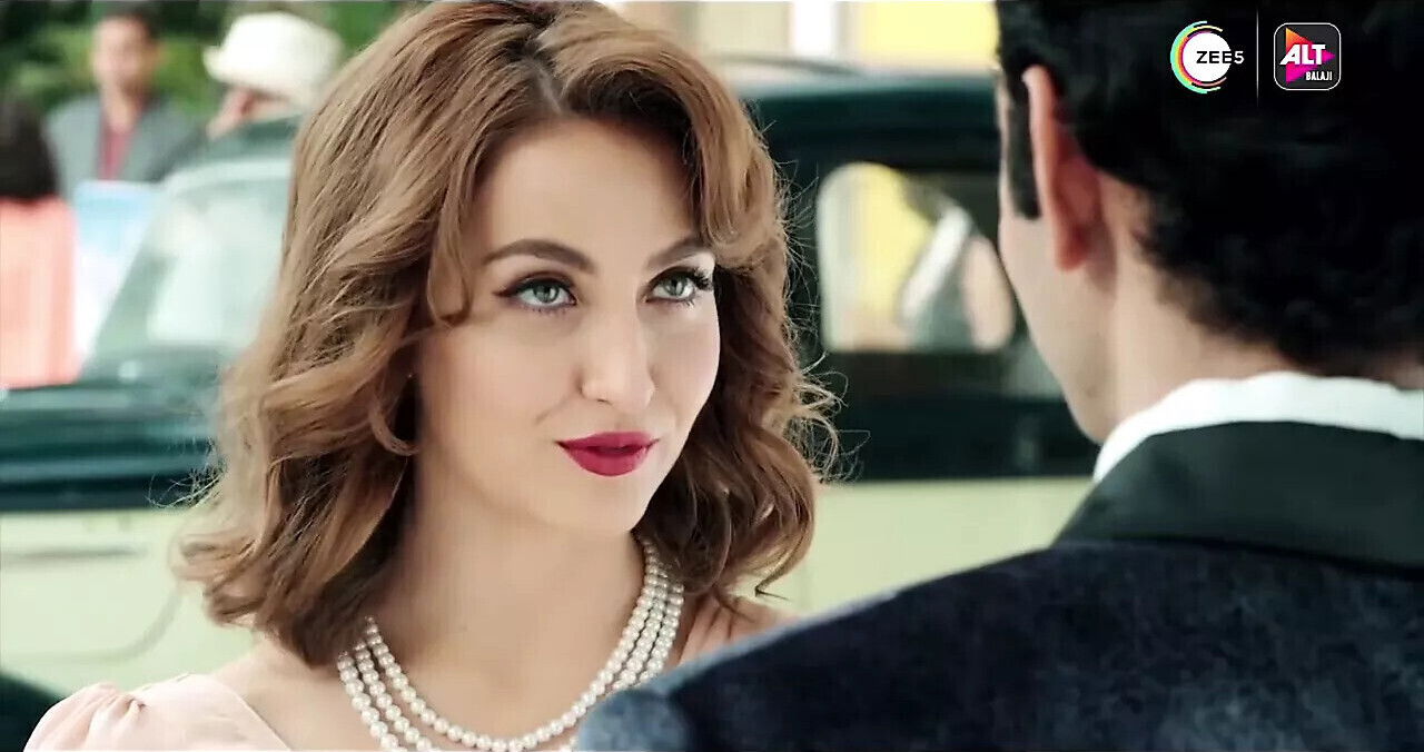 Ultra Beauty Queen Elli Avaram Scenes