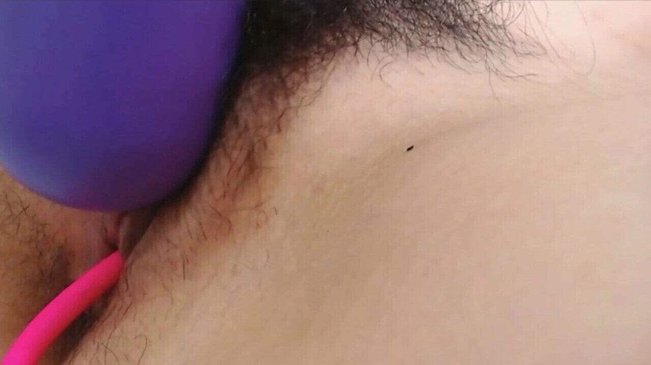 hairy Mexican cums with hitachi