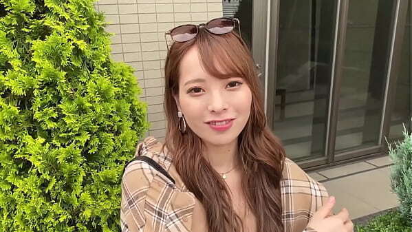 ハメ撮り エッチなお尻 スタイル抜群なインスタモデル スレンダーボディで曲線美くびれが最高にエロい 撮影会を口実にSEX 触るのも好き触られるのも好きでフェラが丁寧　正常位開脚ピストンからの生中出し