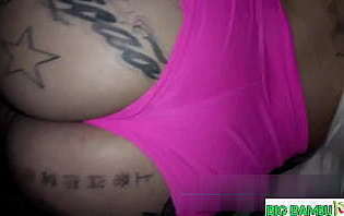 Thifany Sapekinha @Thifanyrabetao mostrando seu delicioso bumbum GG !