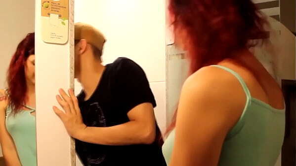 chuveiro tava friu.. chamar rapaz manuten&ccedil_&atilde_o hotel... reconheceu.. adivinha