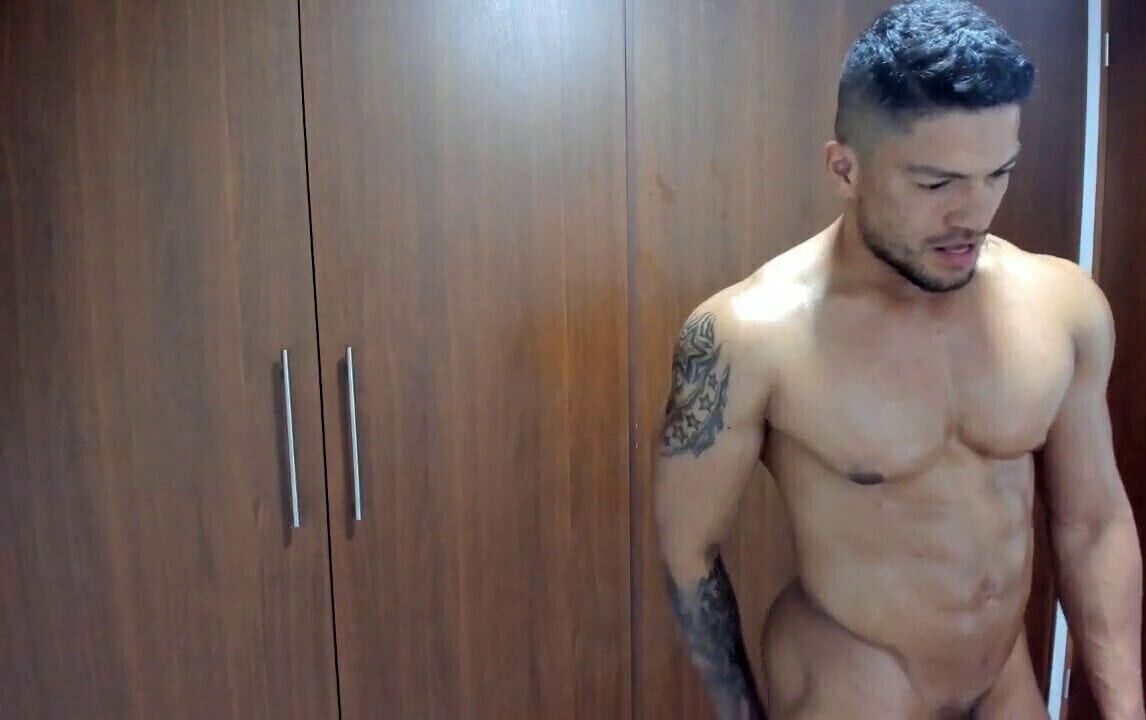 Super Latino BodyBuilder Posing Nude Special