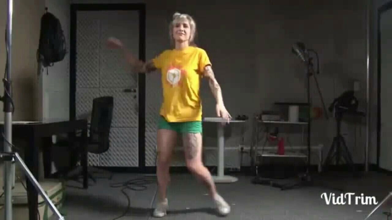 MARIANA AYRES VIDEO DESSA MAMAE FEMINISTA DELICIA