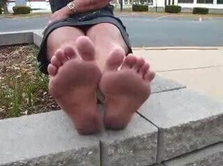 Donna's Dirty Feet (Extra Long Clip)