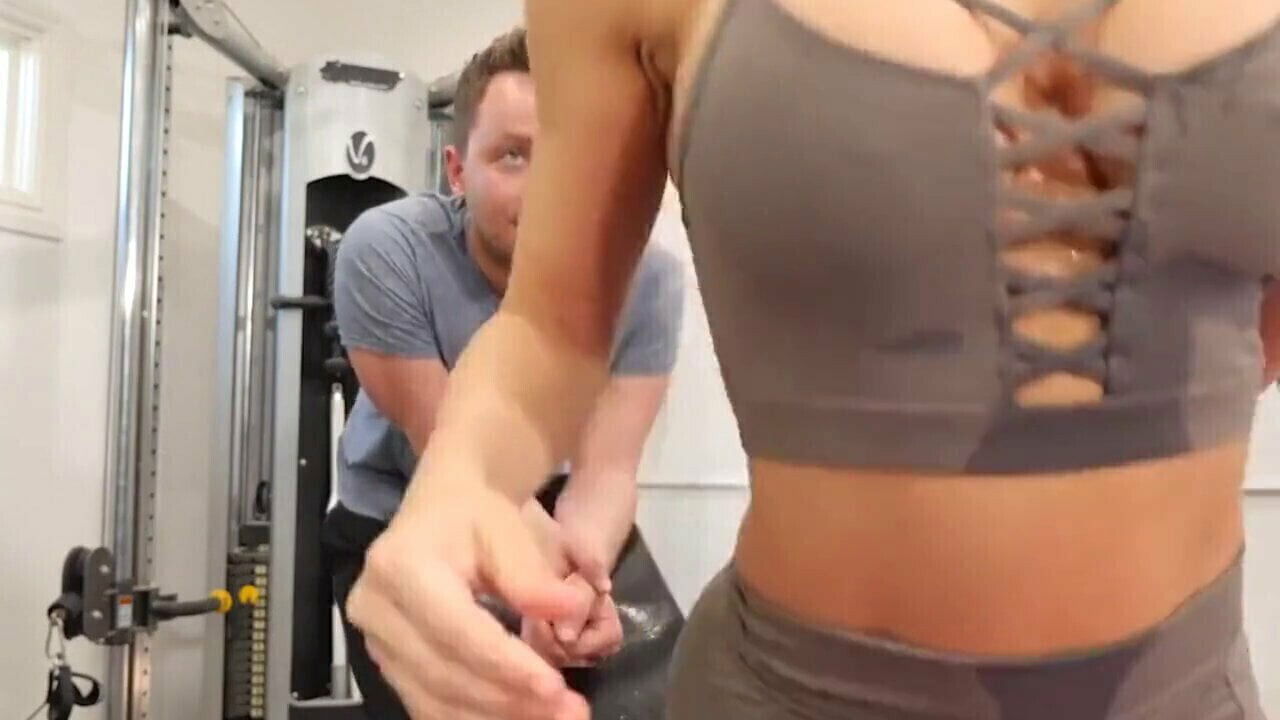 lesbian couple juicy cherie deville grinds plump pussy