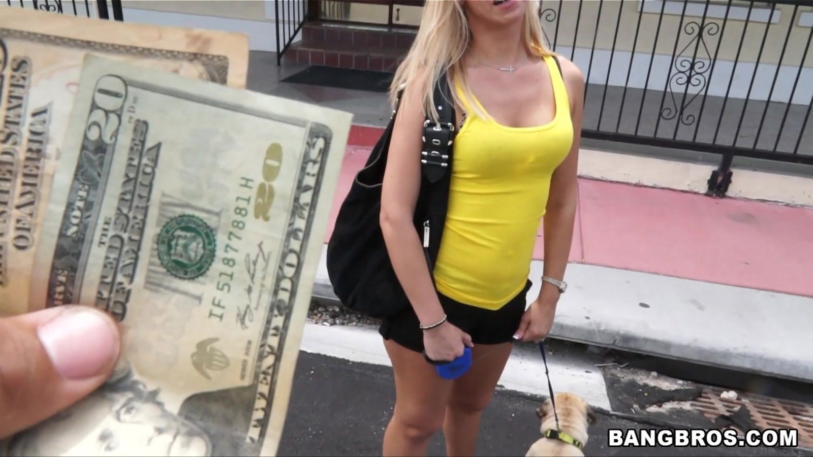 Topless blondie Blue sucks large dick money.