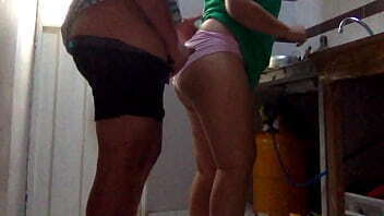 prima estaba friendo tostones calzon pude resistir enorme culo puntie culo bien rico puse mamar chupo rico verga pude evitar venirme llenarle boca tetas semen