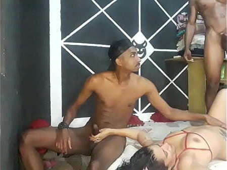 DANY HOT FUDENDO COM AMIGOS DO MARIDO AQUELA RESENHA COM MUITA ORGIA ksal hot /romynhorj PITBULL PORN BRINQUEDO ATOR