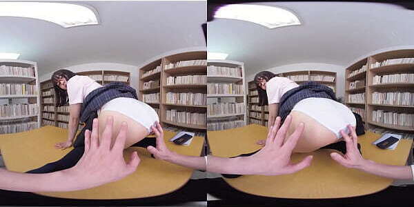 ロ〇っ娘メガネ制服美◯女が図書室で誘惑中出しセックス　篠宮ゆり