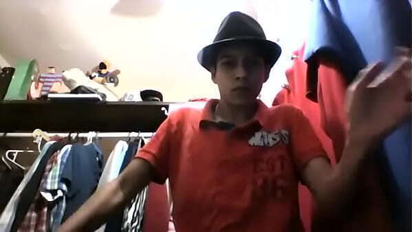 Brunnette striptease