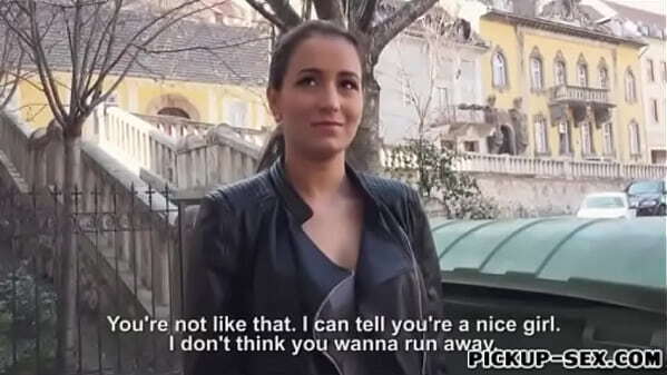 Brunette Czech Cindy Loarn gets pussy fucked cash