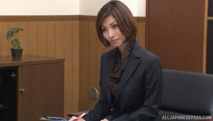 secretary Akari Asahina opens legs fucked