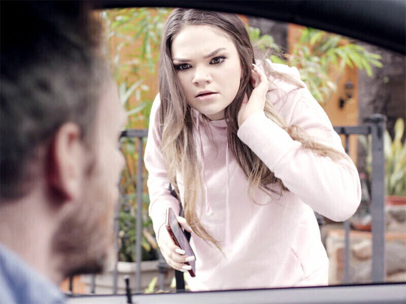 Teen tourist Athena Faris trapped Airbnb Germany