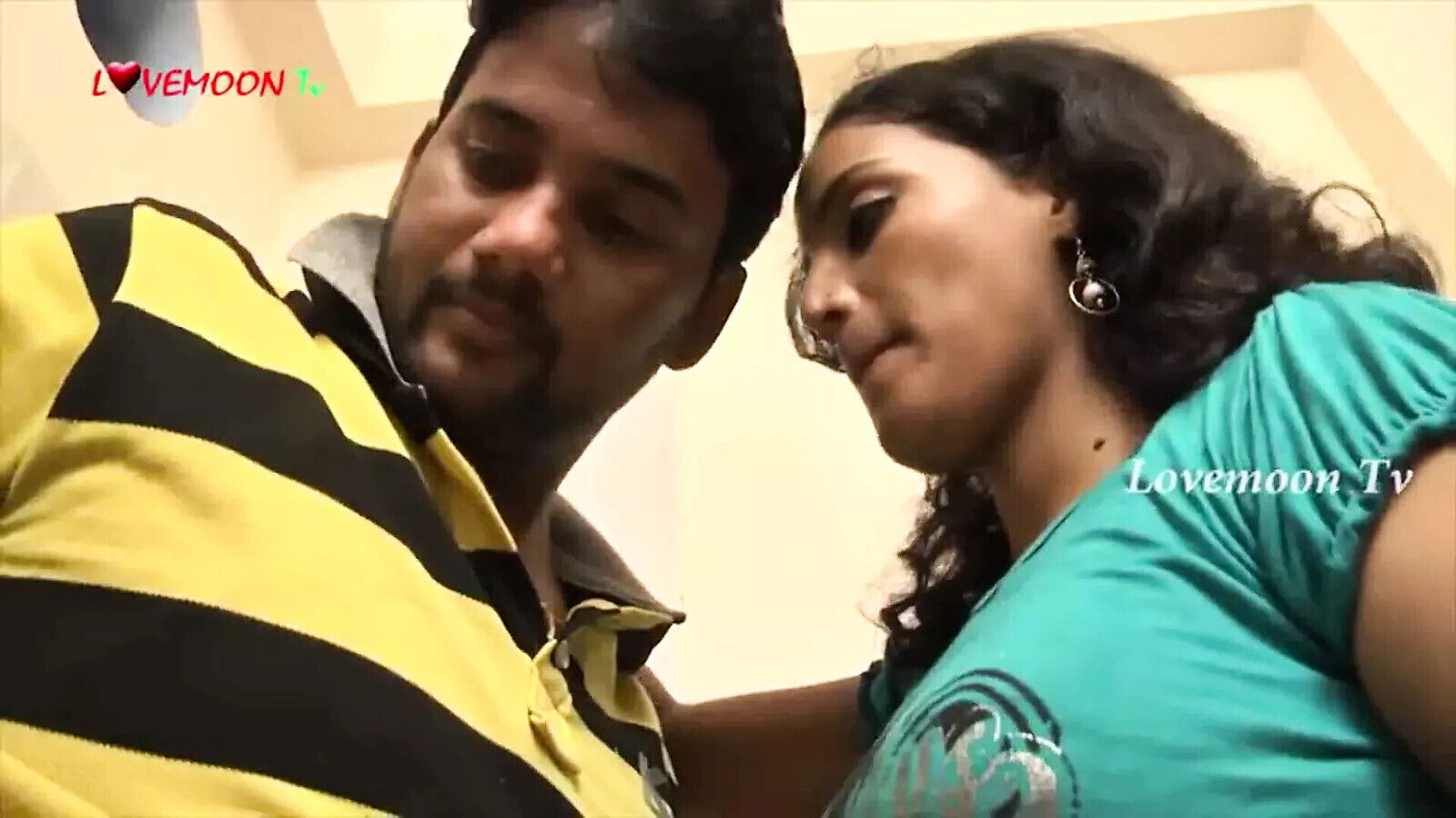 TELUGU AUNTY KISS HARDCORE