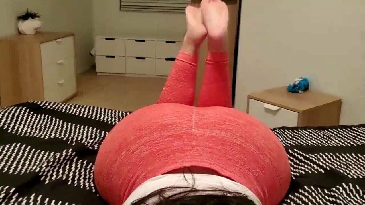 EXTREMNE OBROVSKY ZADEK PRDELI MALYM PENISEM