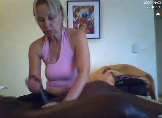 MATURE WOMAN MASTURBATES BBC