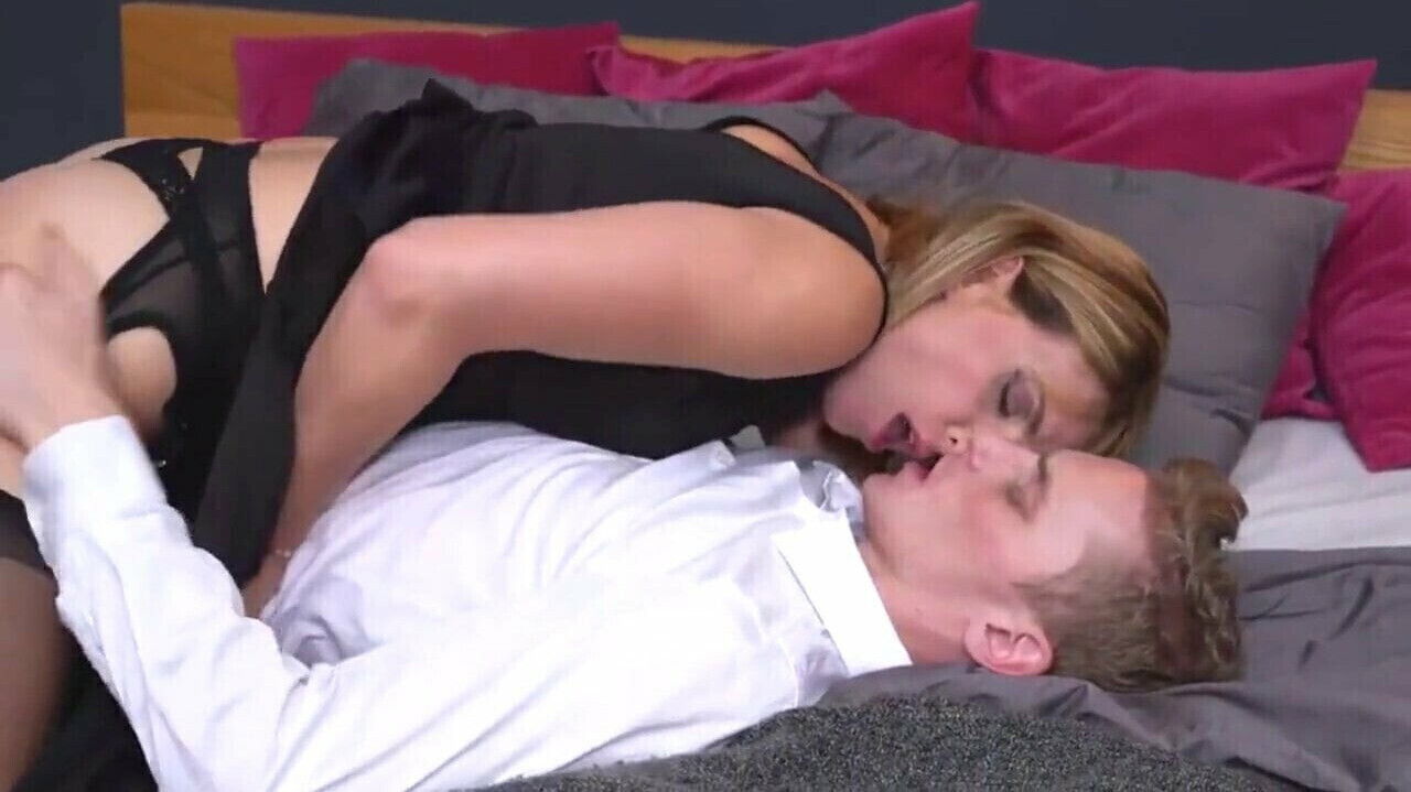 horny stepsister gets from seduced