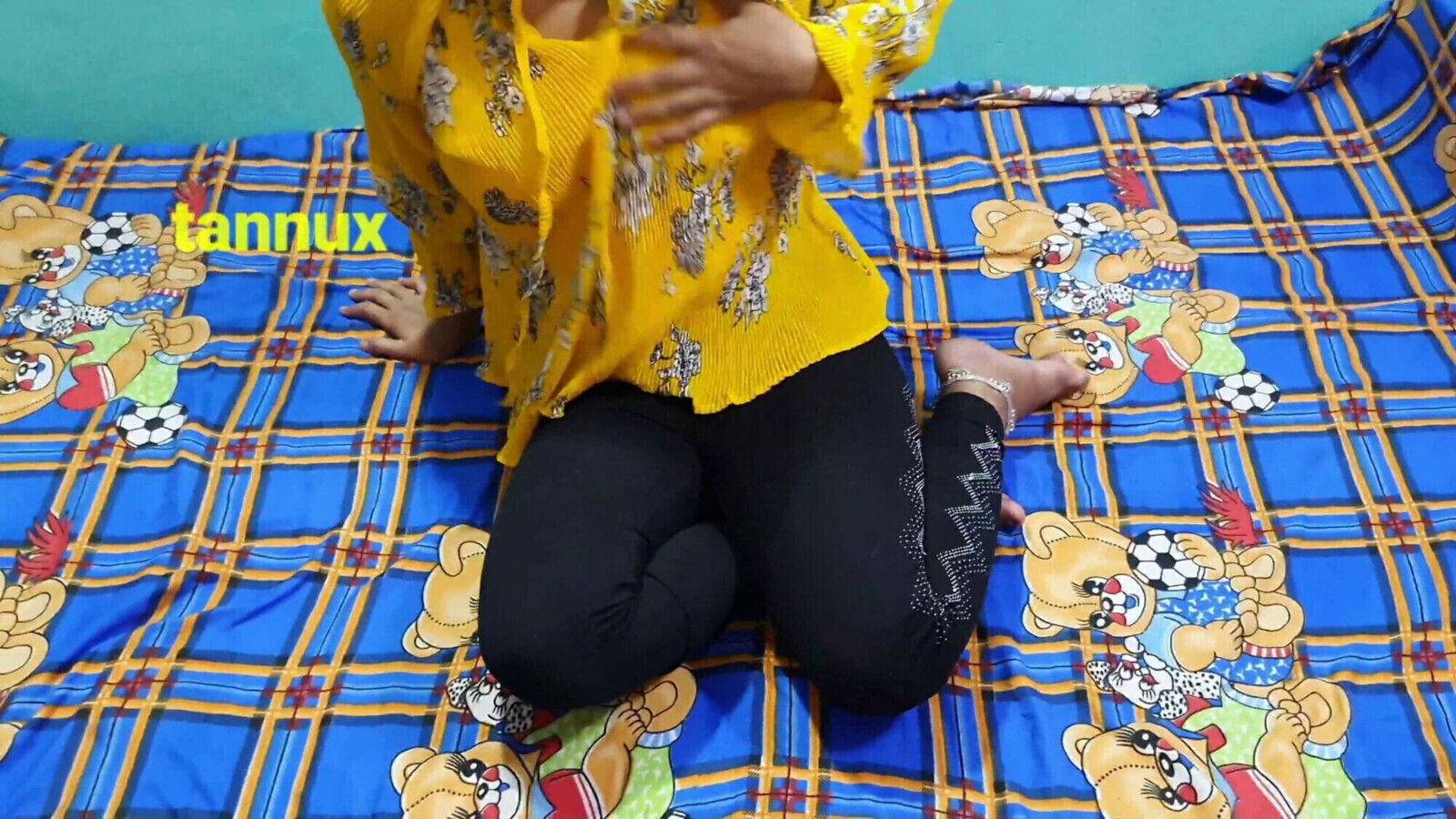 Girlfriend boyfriend fucking with sexy teacher