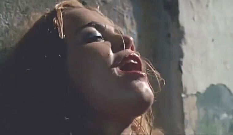 Alice Braga - Lower City 