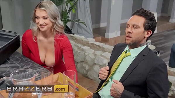 (Small Hands) Turns Attention (Emily Rights) Huge Fucks Before Giving Facial Brazzers