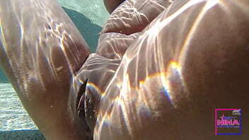 Underwater Pussy Eating pool with Rivera Sully Savage