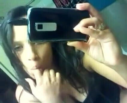 Latina Cell Phone Bate