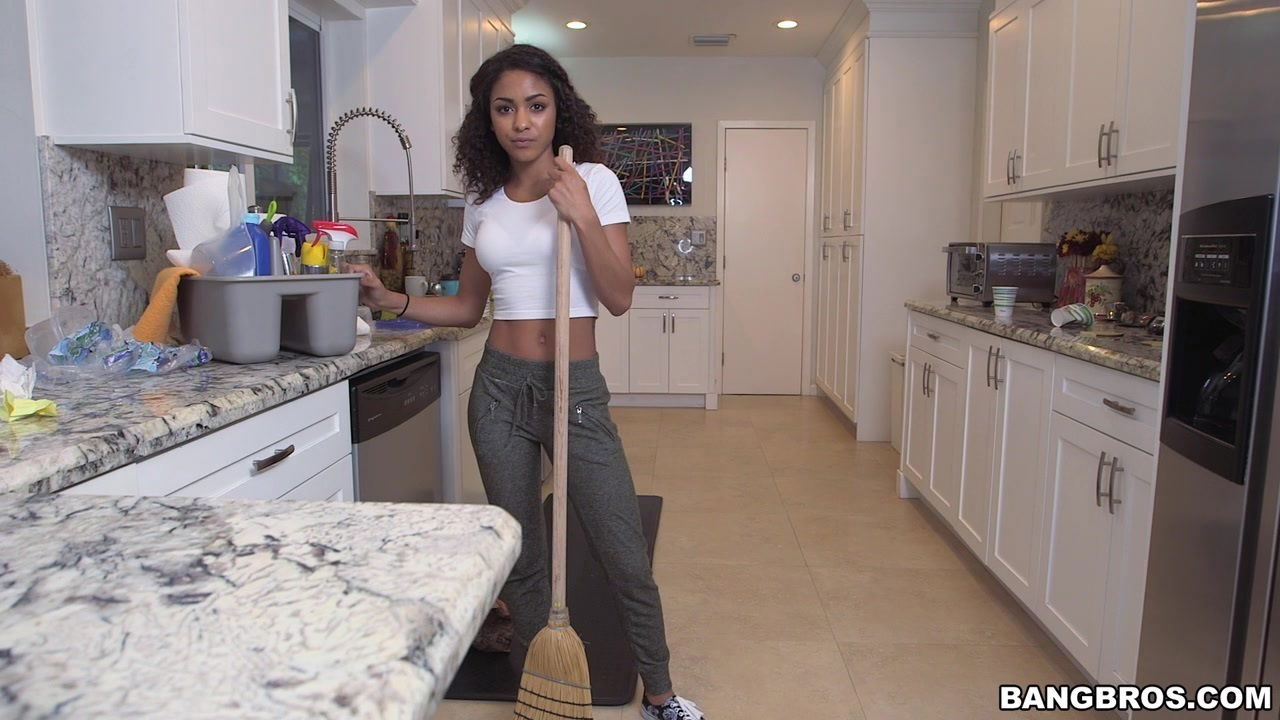 maid Nicole Bexley takes extra cash suck large dick