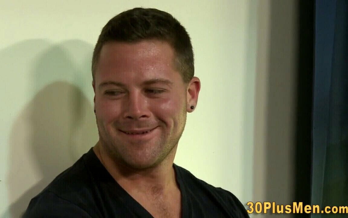 hunk gives blowjob rides