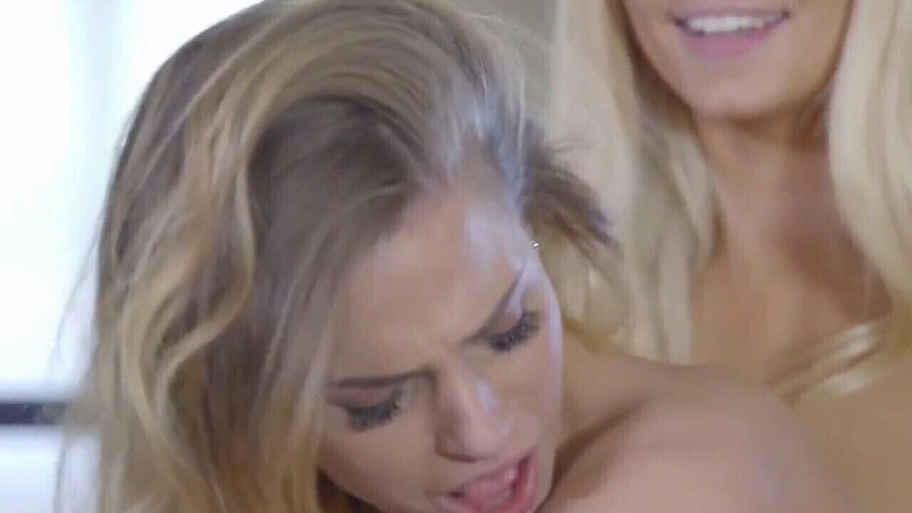 mature homemade dick riding cougar julia shows