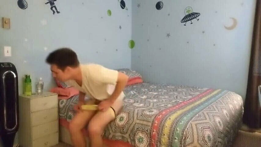 Mature talons aime faire sauter jeunes