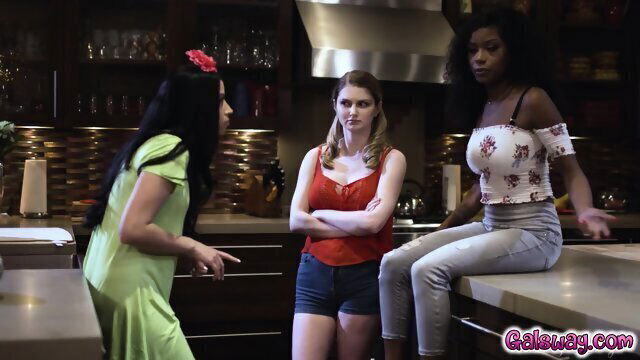 Bunny give Alex sapphic energy needs