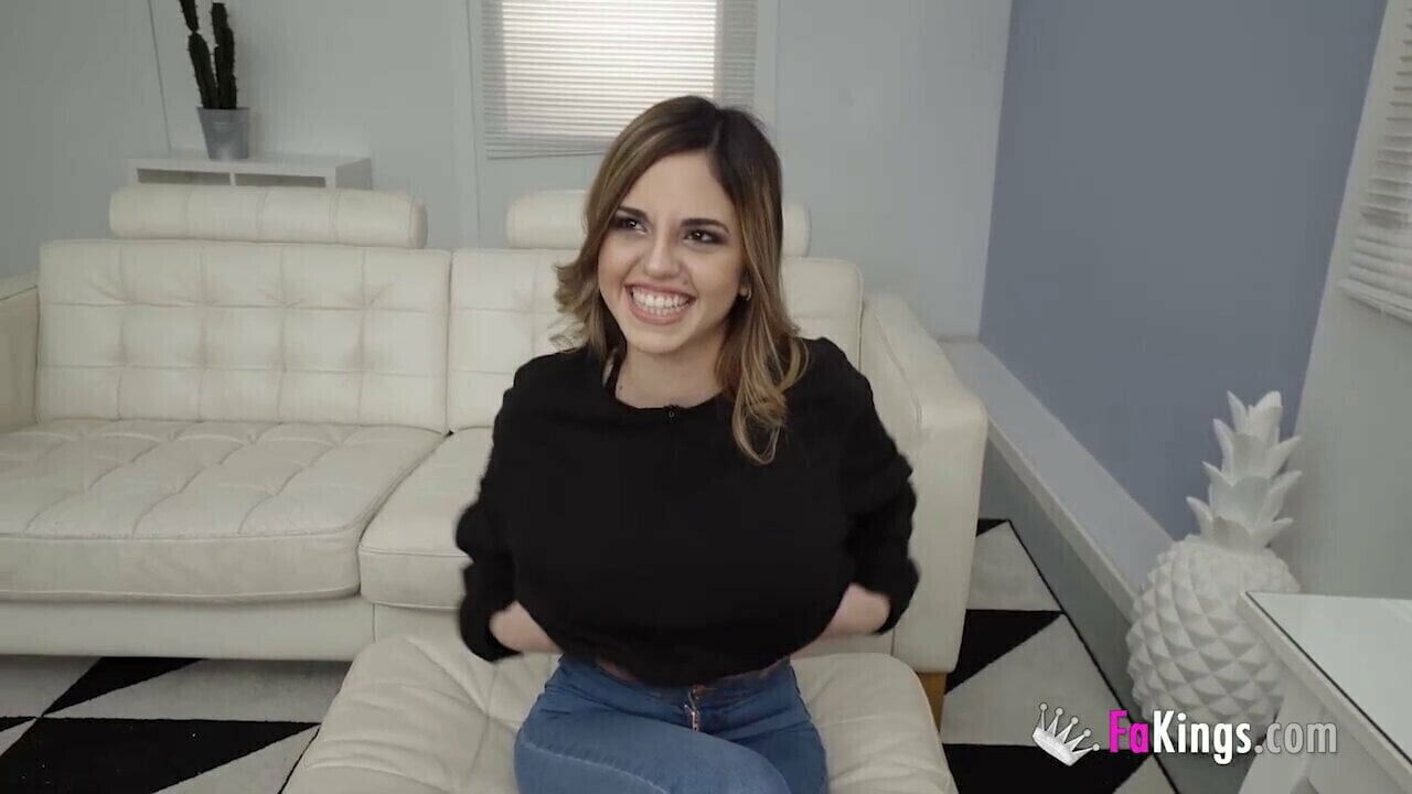 SUPER BUSTY Alice wants first DP!!!