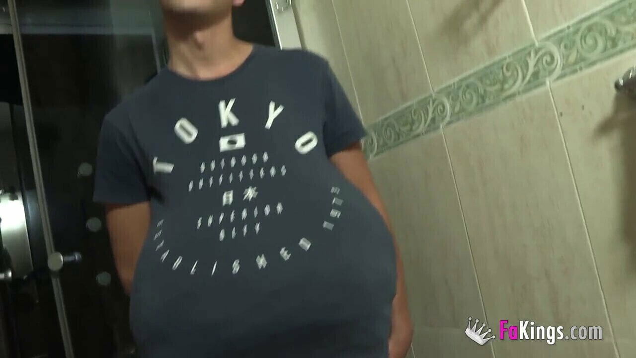 Masonia thinks she's about fuck ugliest dude!!!