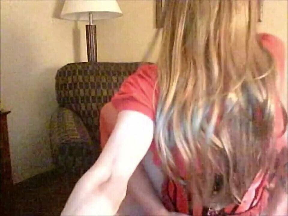 Shemale needs hard deep asshole