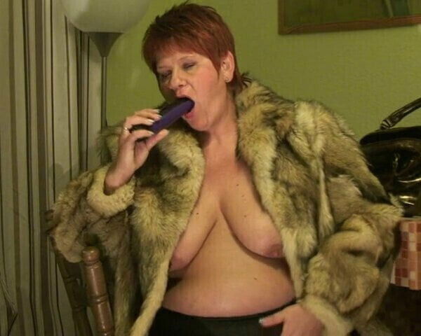 Annadevot Public masturbate coat