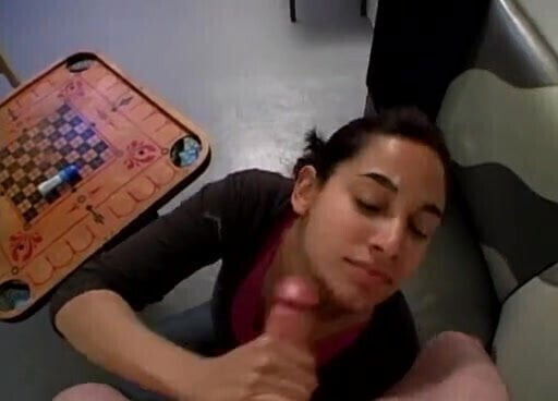 4 Amateur Girls Give a Hand Job - Cireman