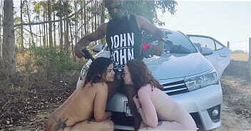 TOMEI DE ASSALTO 1 CARRO COM DUAS PUTAS GOSTOSAS - FIZ DE REF&Eacute_M LEVEI PRO MATO - TRANSEI PRA CARALHO - Ft. ELIANE FURAC&Atilde_O E LORRANY EXOTICA