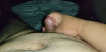 Gordito pajeandose bota harta leche