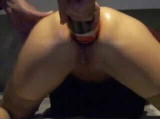 Coca cola bottle is very good to fist her asshole