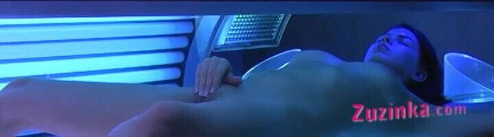 Hidden camera at the solarium ! - video