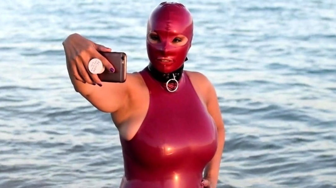 Susan Wayland Beach Latex