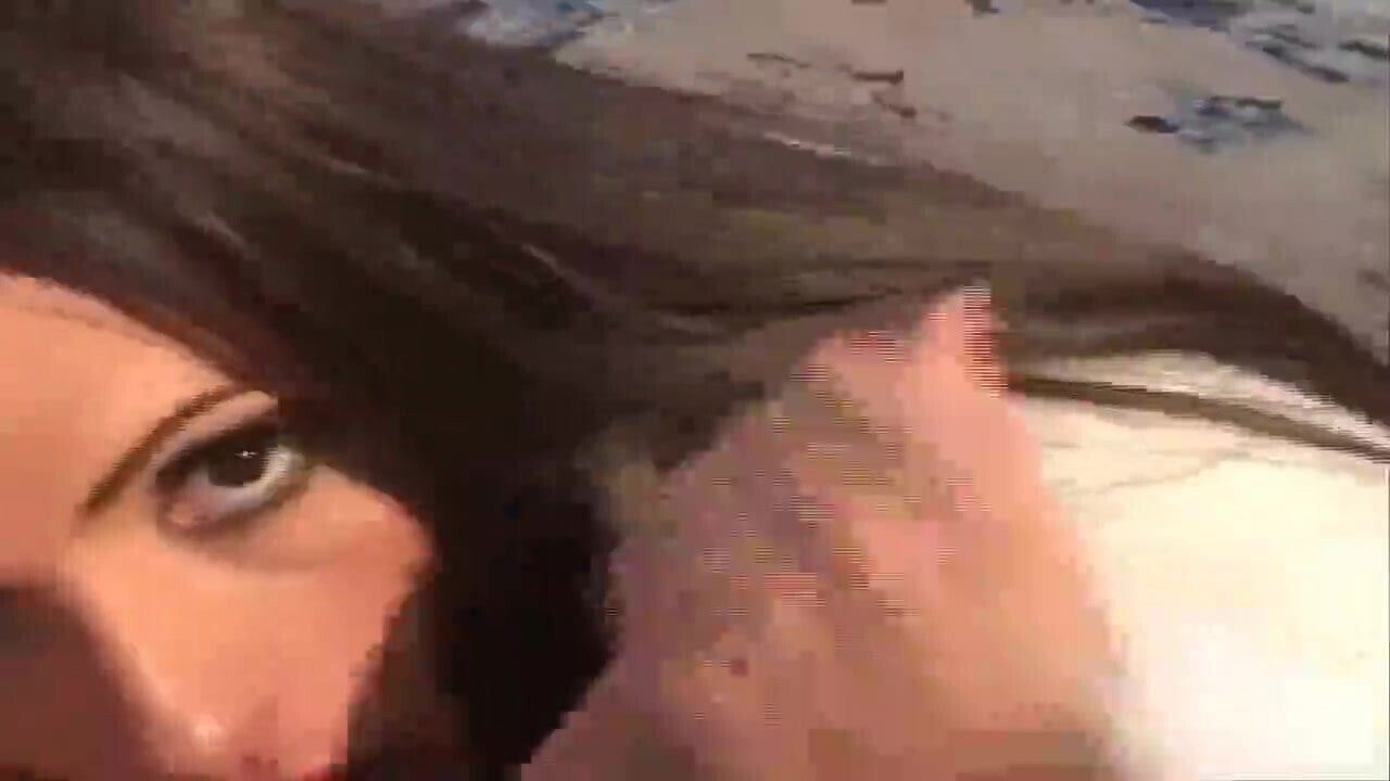 Hot Babe Gives her Man a Header