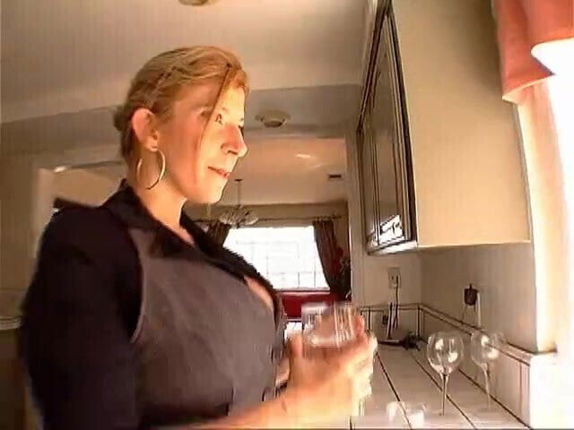 Milf Sara BubbleButt