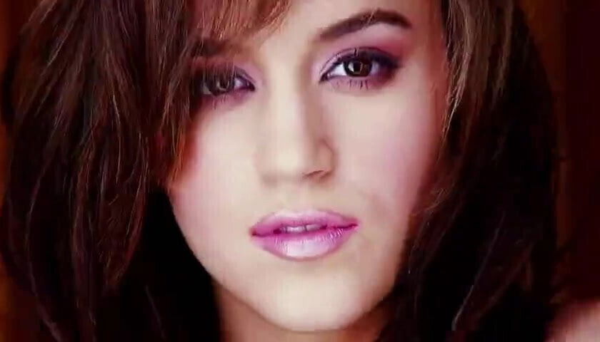 Rosie Jones sexy fully nude photoshoot