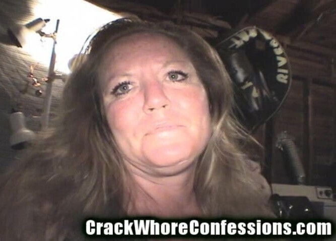 Skank Ass Hooker Gives Barfing Blowjob? WTF??