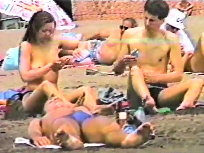 Exhibitionist babes love show their bodies