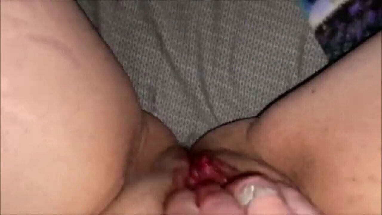 chubby rubbing herself