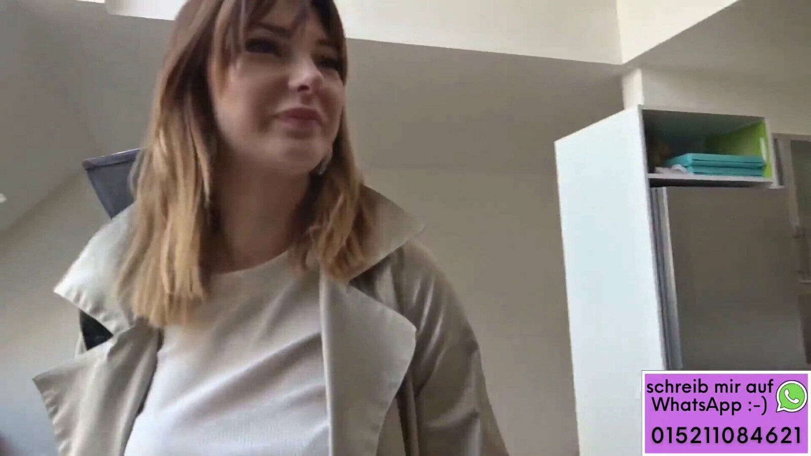 Deutsche Frau zeigt Arsch bekommt schwanz rein