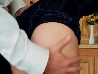 Sex-serving hottie for dinner