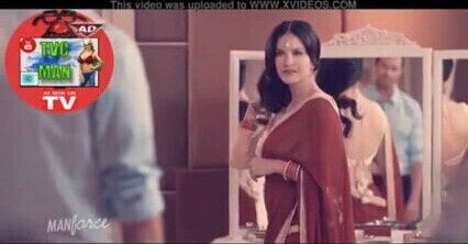 Sunny Leone romantic